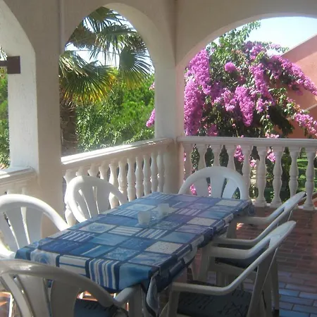 House Jolanda Apartment